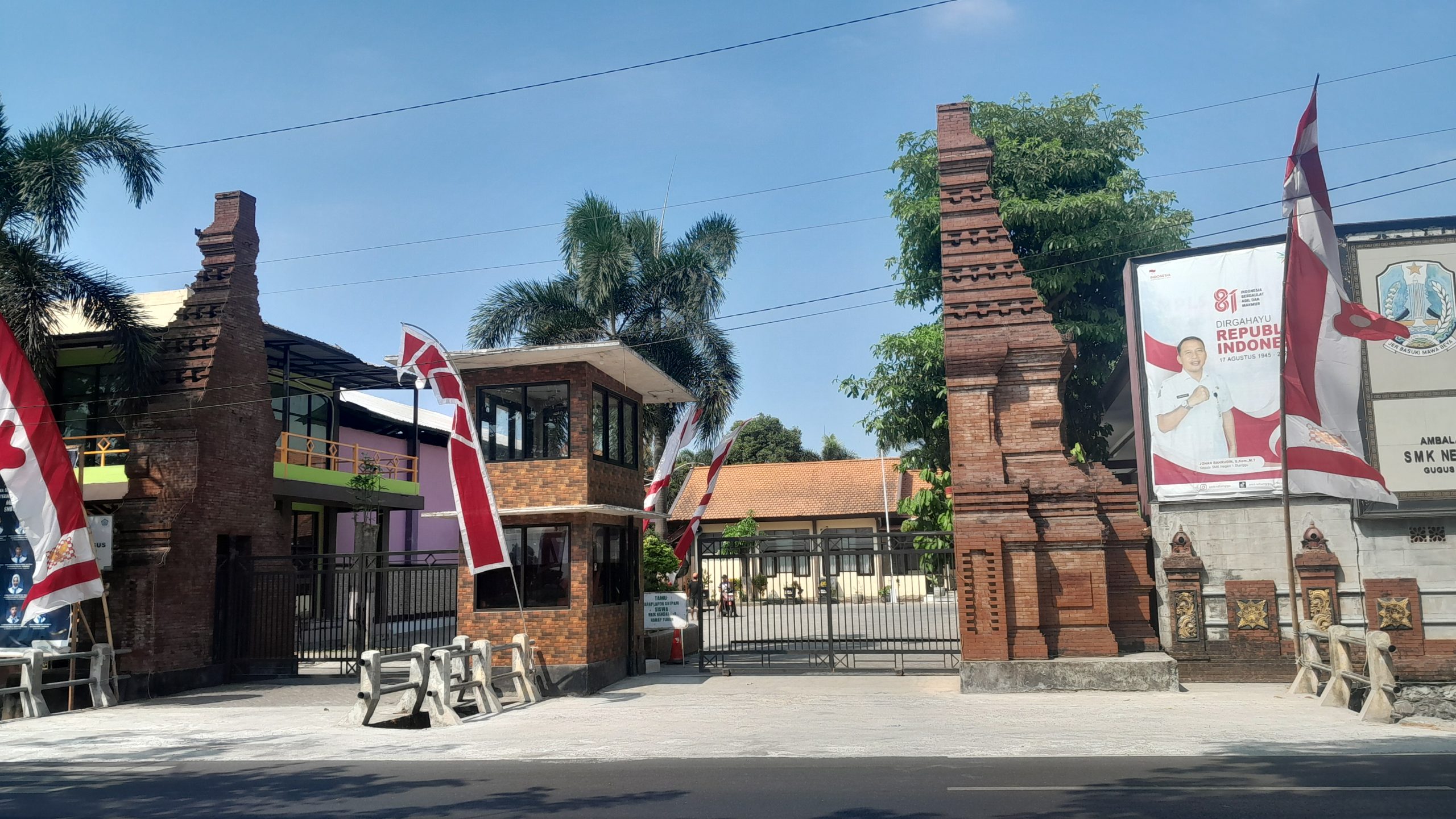 SMKN 1 DLANGGU KHIDMAT DAN MERIAH PERINGATI HUT KE-81 KEMERDEKAAN RI