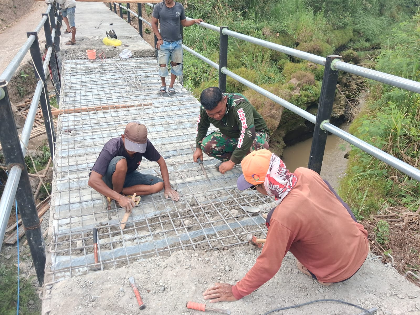 Progres Dikebut, Pembangunan 7 Jembatan Perintis Garuda Kodim 0815/Mojokerto Masuki Tahap Akhir
