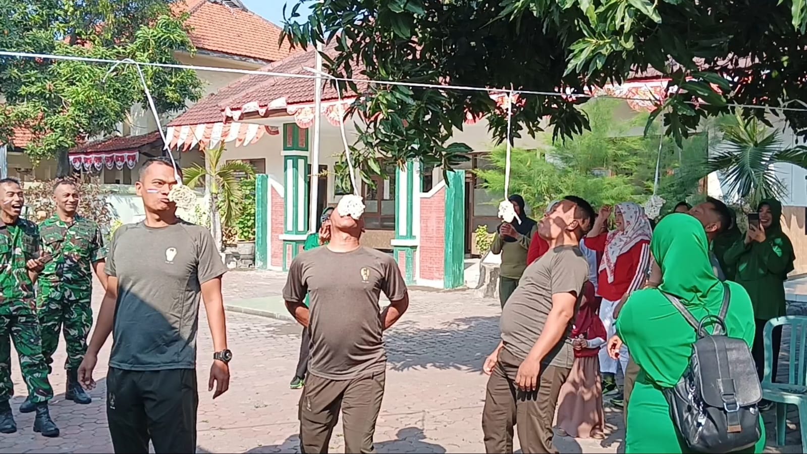Semarak HUT ke-81 RI, Koramil 0815/19 Magersari Gelar Lomba Tradisional Penuh Keceriaan