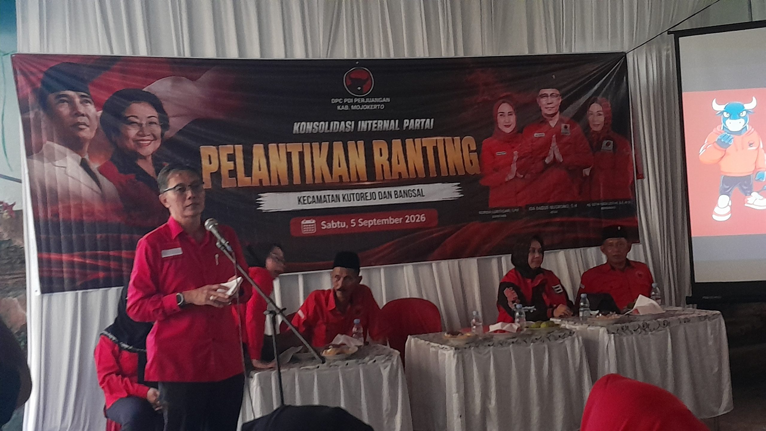 PDI Perjuangan Mojokerto Lantik Pengurus Ranting Kutorejo dan Bangsal, Perkuat Mesin Partai Hingga Desa