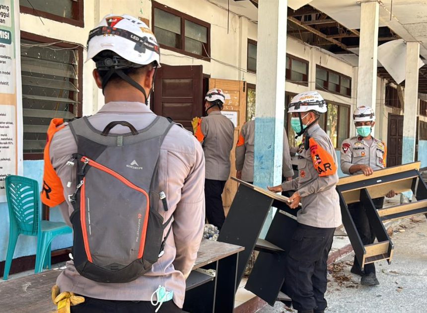 Brimob Hadir di Tengah Pemulihan, Bantu Fasilitas Ibadah dan Pendidikan Pascagempa