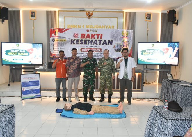 Kodim 0815/Mojokerto Bersama Denkesyah Bekali Siswa SMKN 1 Mojoanyar Pengetahuan BHD