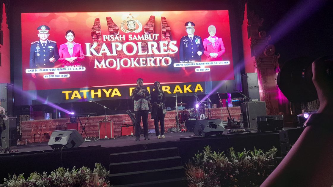Sangat Meriah, Polres Mojokerto Gelar Pisah Sambut Kapolres di Halaman Depan Tathya Dharaka_