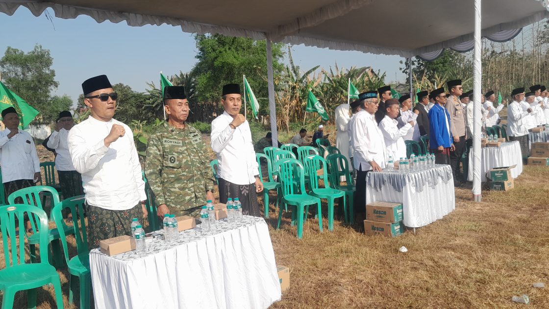 Forkopimcam Kompak Hadiri Upacara Hari Santri 2026 MWCNU Kemlagi di Lapangan Mojowono