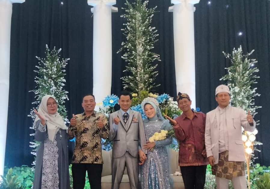 H.Mustofa Ketua BPD Tangunan Ngunduh Mantu di Gedung Astoria Magersari_