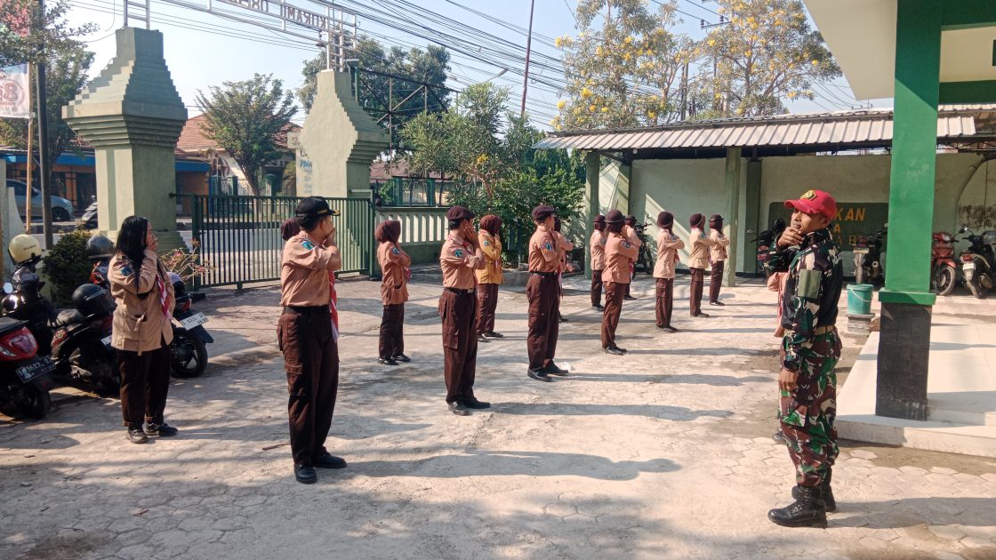 MPLK Saka Wira Kartika Koramil 0815/03 Sooko Bekali Generasi Muda dengan Kepemimpinan dan Keterampilan Lapangan