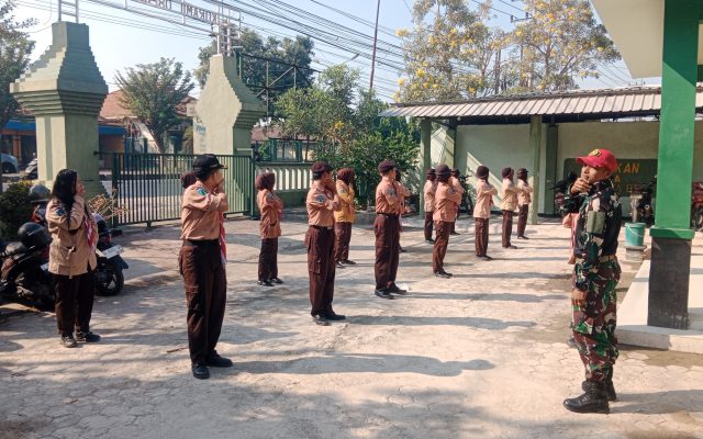 MPLK Saka Wira Kartika Koramil 0815/03 Sooko Bekali Generasi Muda dengan Kepemimpinan dan Keterampilan Lapangan