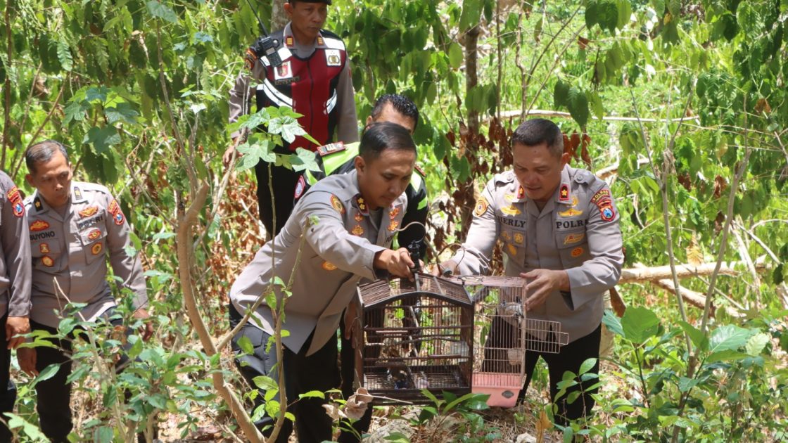 Aksi Ecology Policing Polres Trenggalek Selamatkan Sumber Mata Air Atasi Kekeringan