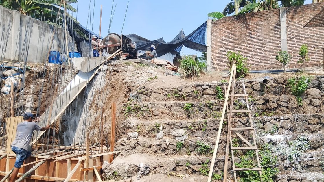Pembangunan Jembatan Beton Garuda Tahap VII di Kembangringgit Terus Dikebut