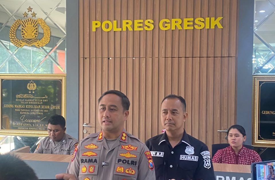 Kapolres Gresik Turun Tangan Respons Isak Tangis Warga Korban Pemerasan DC Pinjol