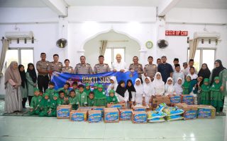 Hari Jadi ke-75 Humas Polri, Divhumas Polri Gelar Bakti Sosial untuk Lansia dan Anak Yatim