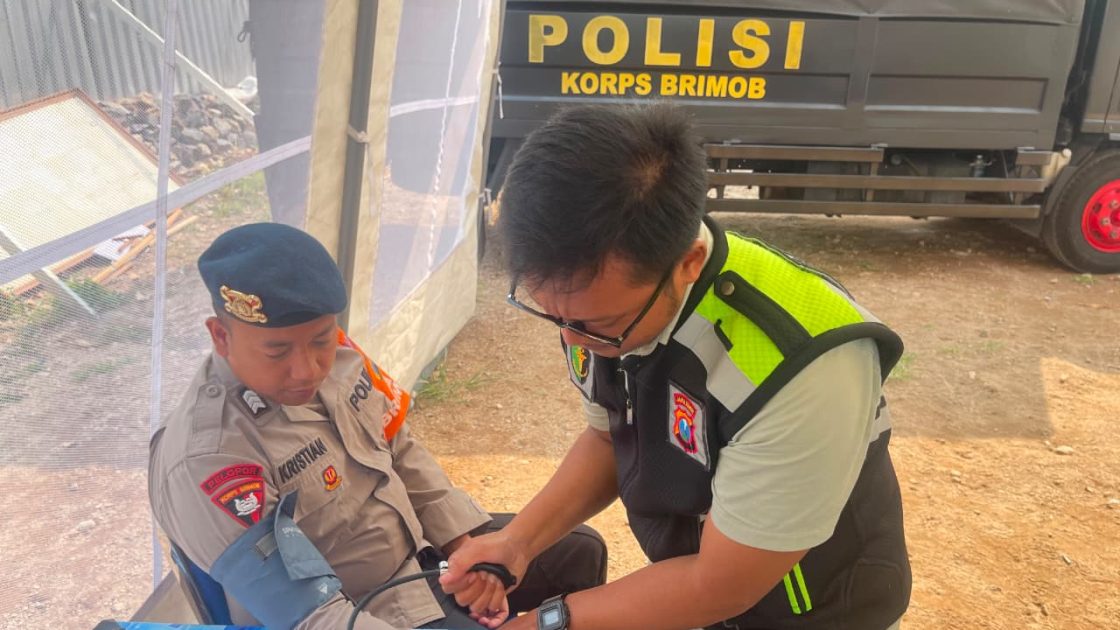 Polres Mojokerto Cek Kesehatan, Dukung Fisik Prima Personel Brimob Siaga Karhutla Gunung Arjuno – Welirang
