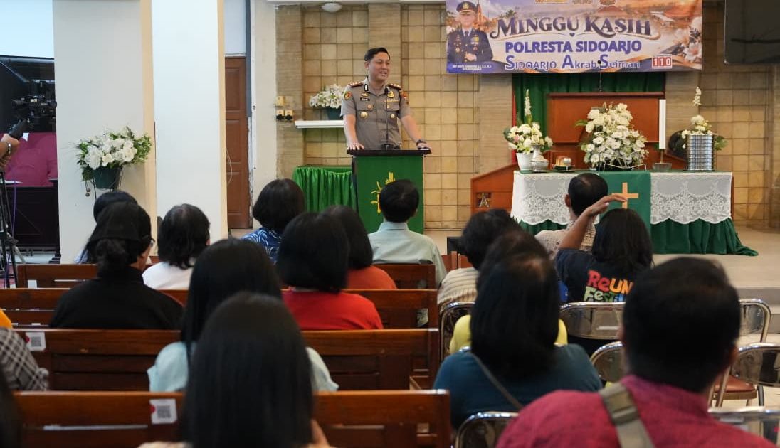 Minggu Kasih Polresta Sidoarjo: Rajut Kehangatan Bersama Jemaat Gereja Demi Kamtibmas Kondusif