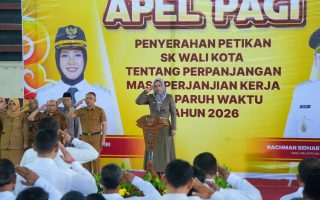 penyerahan petikan SK Masa Pengabdian Berlanjut, 1.104 PPPK Paruh Waktu Terima SK Wali Kota