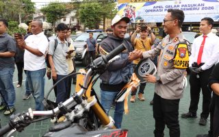 Senyum Sumringah Korban Curanmor,Polres Malang Kembalikan Motor Hasil Operasi Sikat Semeru